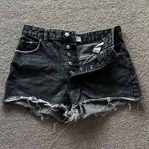 zara - button fly cutoff shorts (black denim)